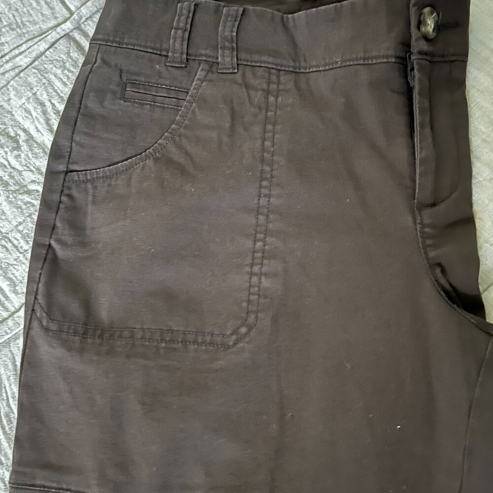 Dockers Capris, Brown, Size 8 Midrise Curvy